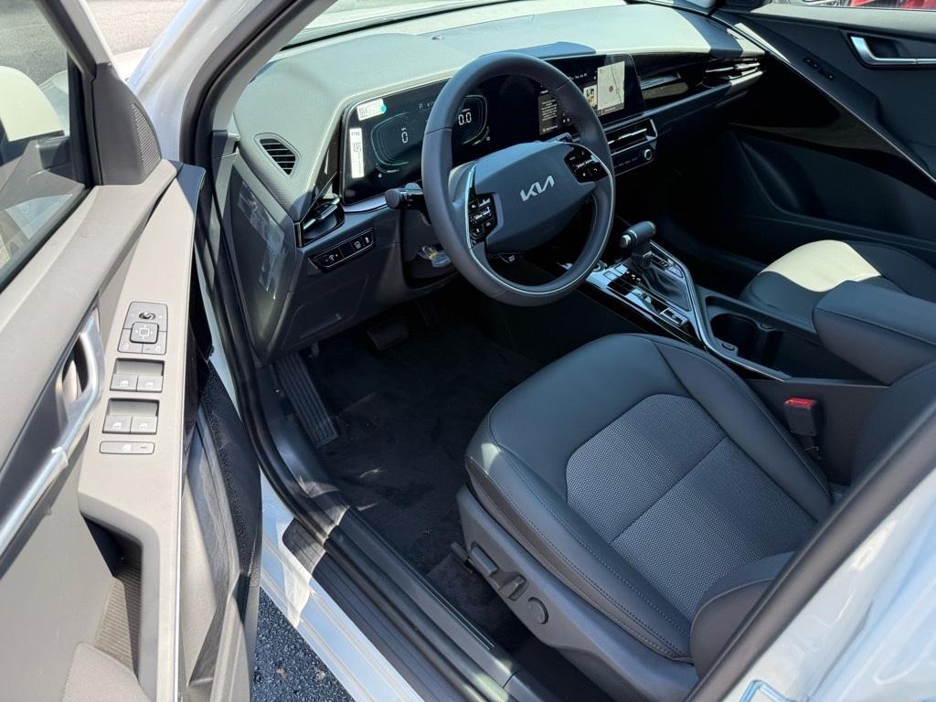 new 2025 Kia Niro car, priced at $30,570