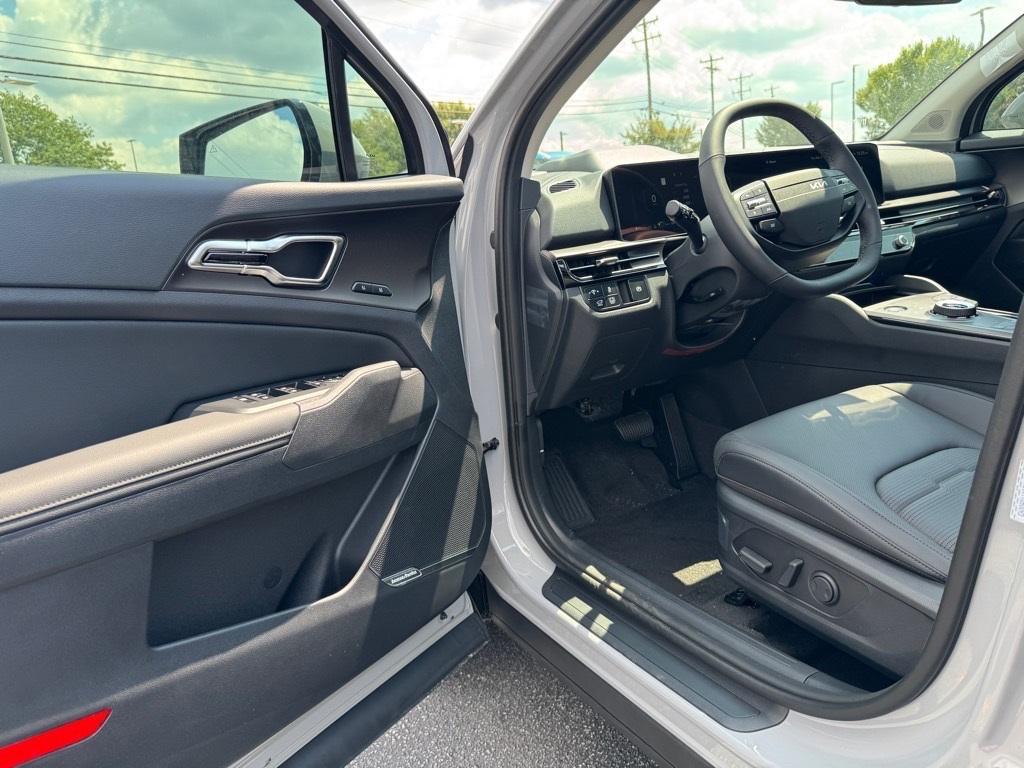 new 2026 Kia Sportage Hybrid car, priced at $40,578