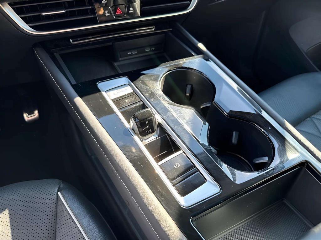 used 2024 Volkswagen Atlas car, priced at $38,376