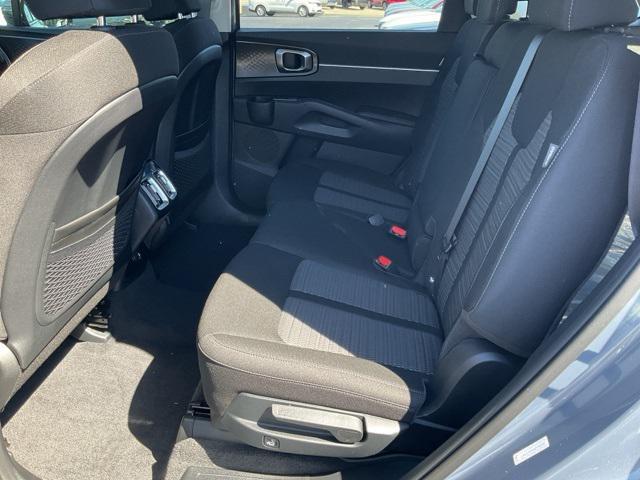 new 2025 Kia Sorento car, priced at $30,964