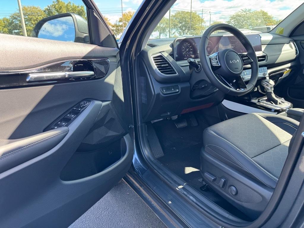 new 2026 Kia Seltos car, priced at $26,703