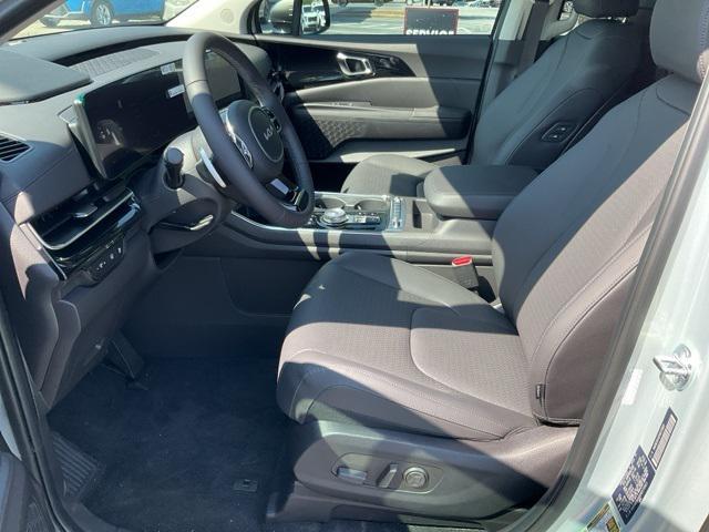 new 2025 Kia Carnival Hybrid car, priced at $54,317