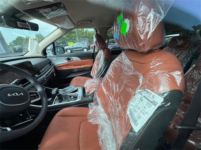 new 2025 Kia Carnival car, priced at $44,505