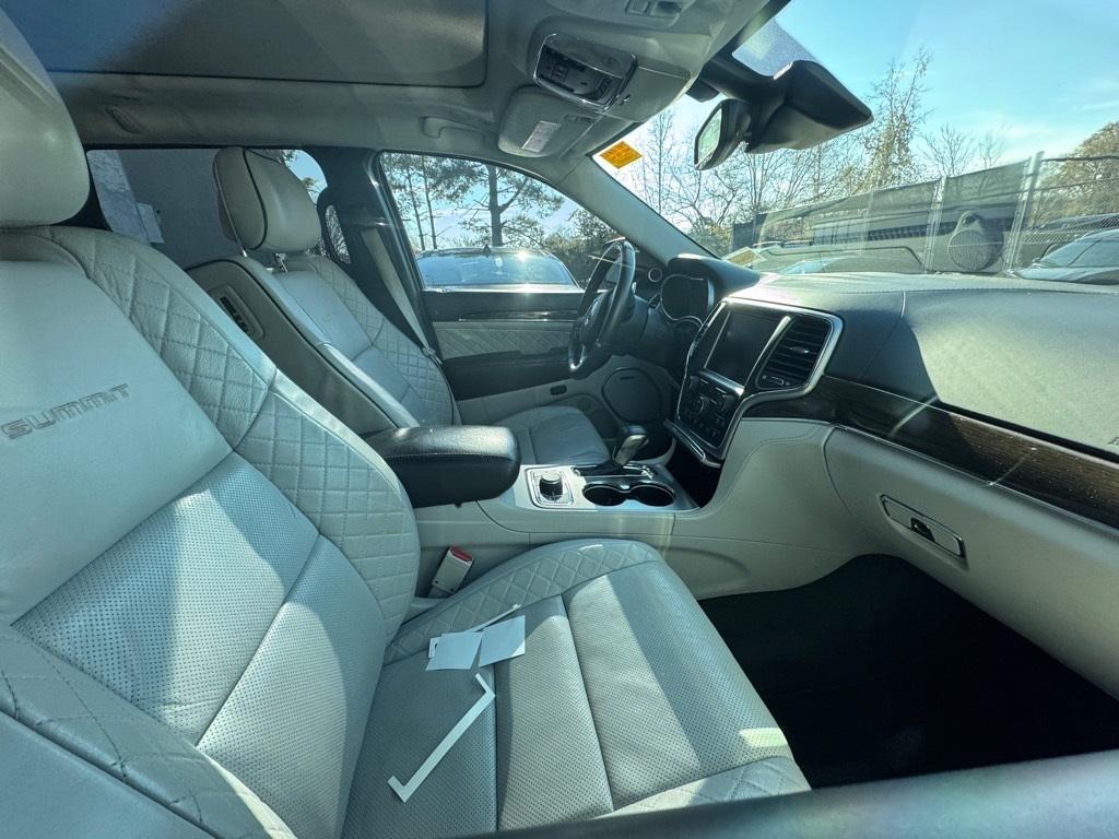 used 2017 Jeep Grand Cherokee car, priced at $15,453