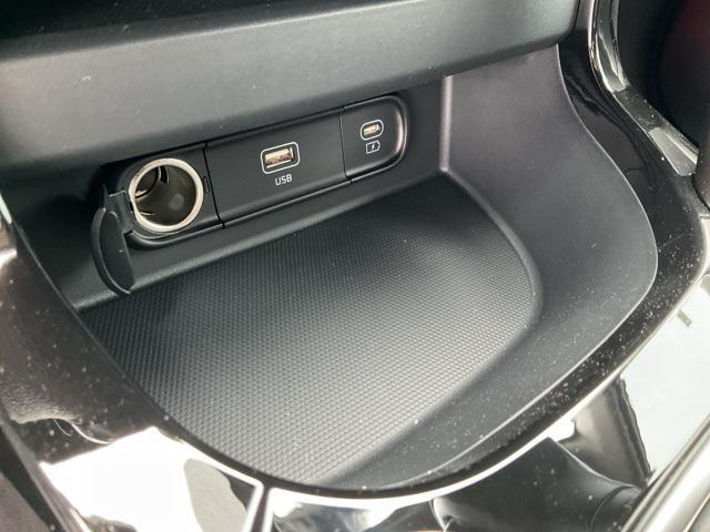 new 2025 Kia Seltos car, priced at $26,153
