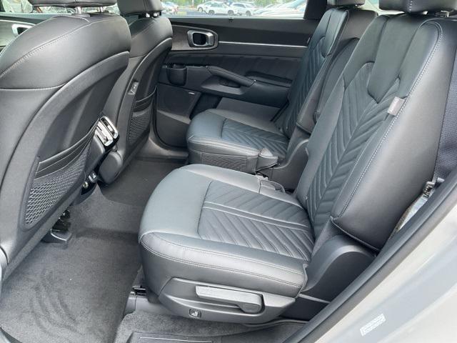 new 2025 Kia Sorento car, priced at $46,284