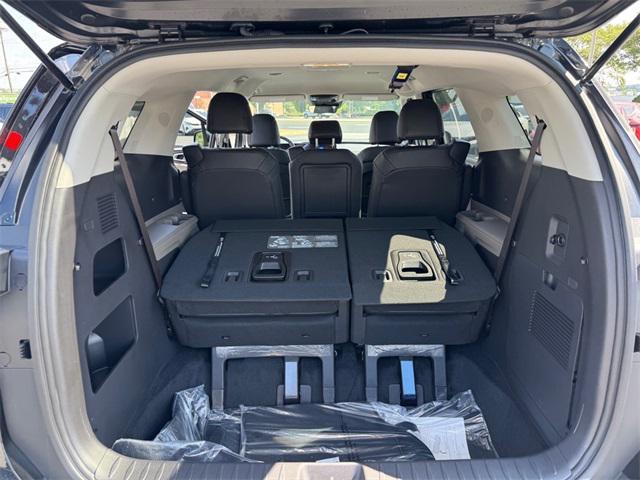 new 2025 Kia Carnival car, priced at $39,122