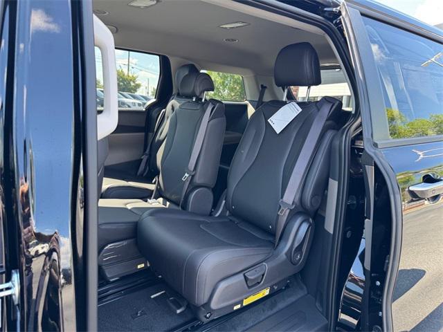 new 2025 Kia Carnival car, priced at $39,122