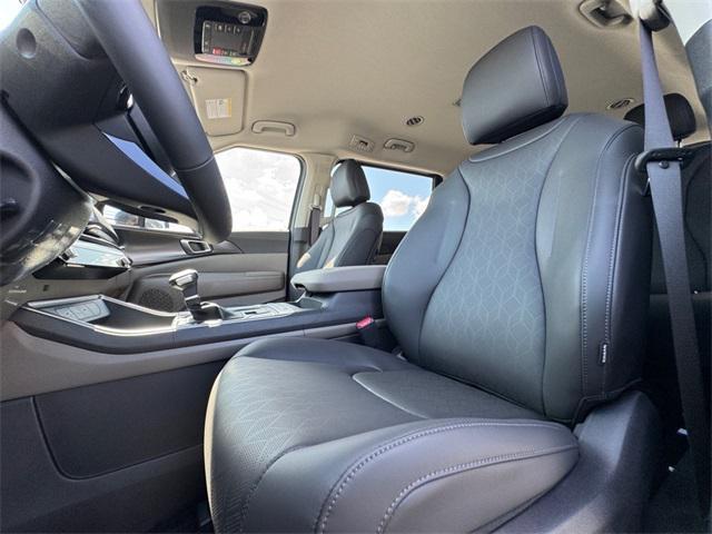 new 2025 Kia Carnival car, priced at $39,122