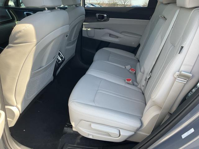 new 2025 Kia Sorento car, priced at $35,199