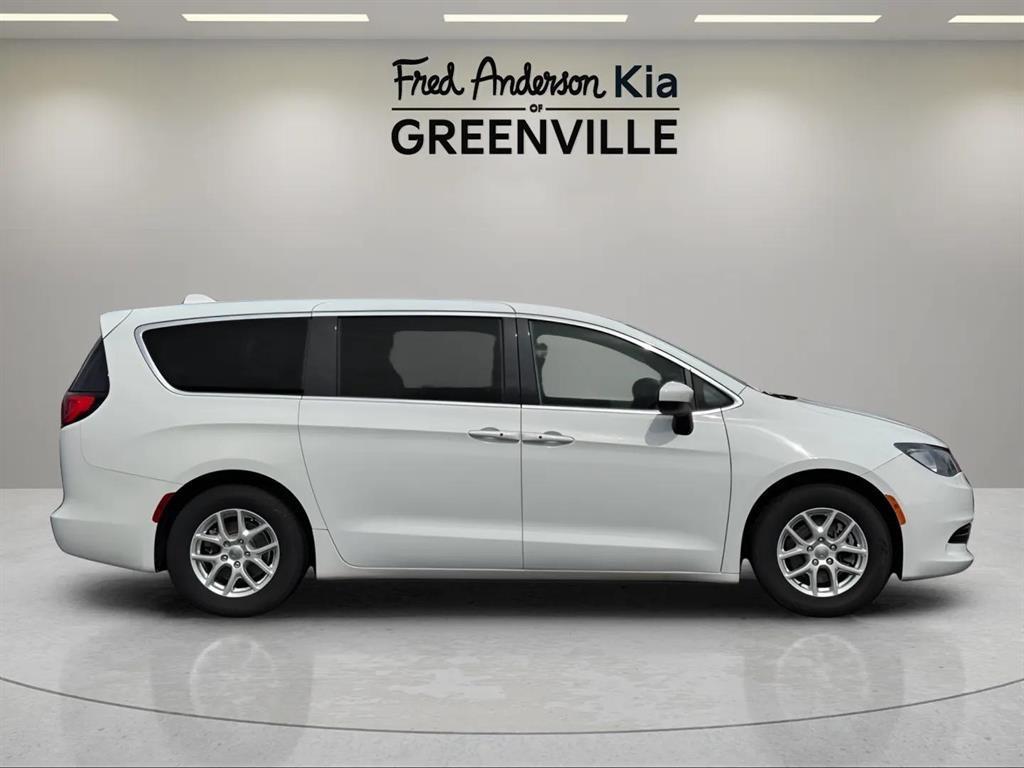 used 2017 Chrysler Pacifica car, priced at $10,452