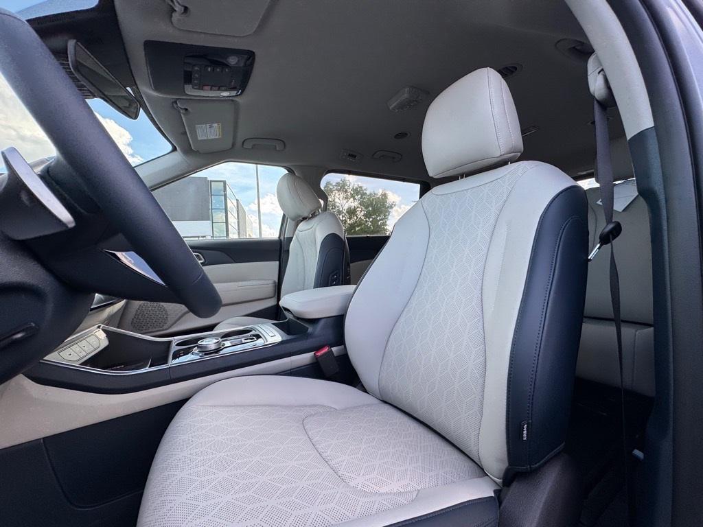 new 2026 Kia Carnival Hybrid car, priced at $43,188