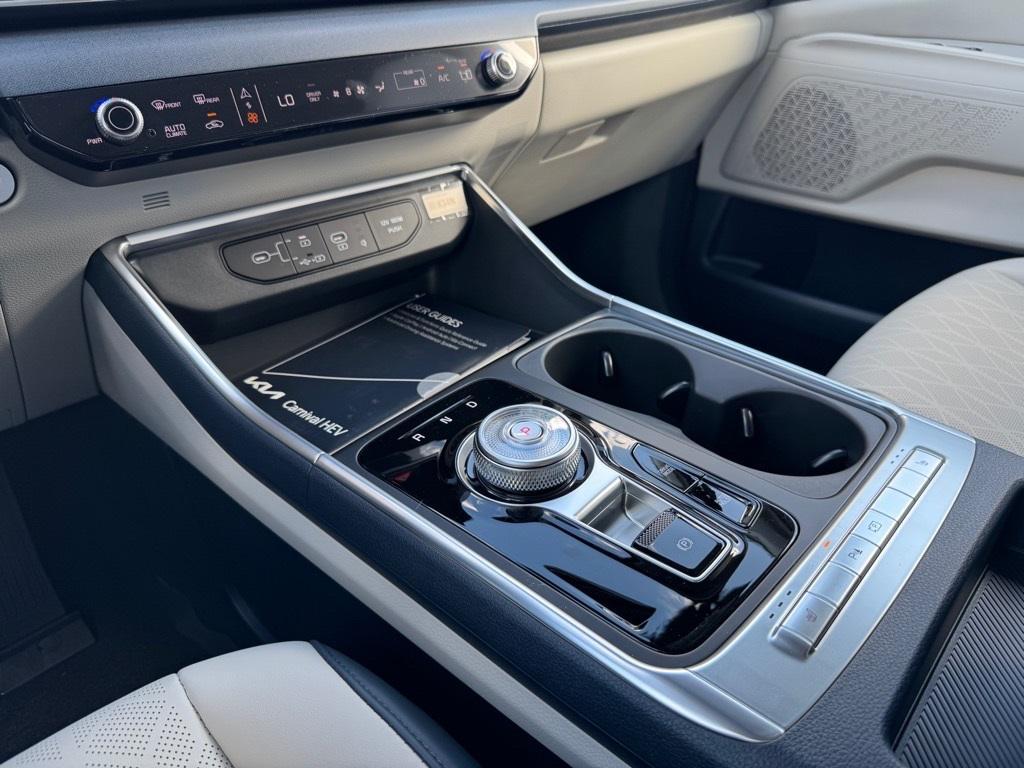 new 2026 Kia Carnival Hybrid car, priced at $43,188