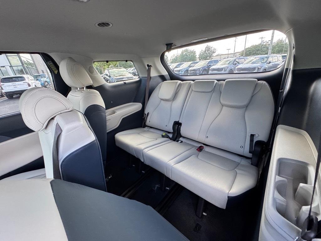 new 2026 Kia Carnival Hybrid car, priced at $43,188