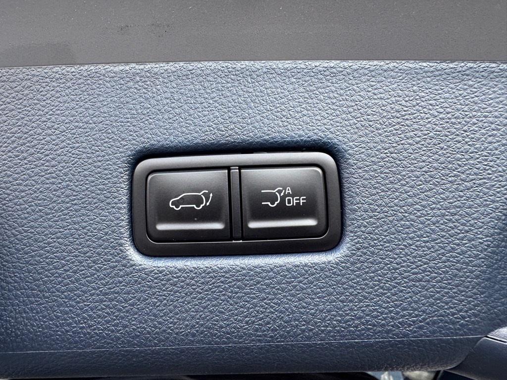 new 2026 Kia Carnival Hybrid car, priced at $43,188