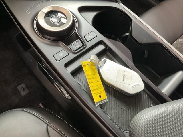 new 2025 Kia EV6 car, priced at $48,077