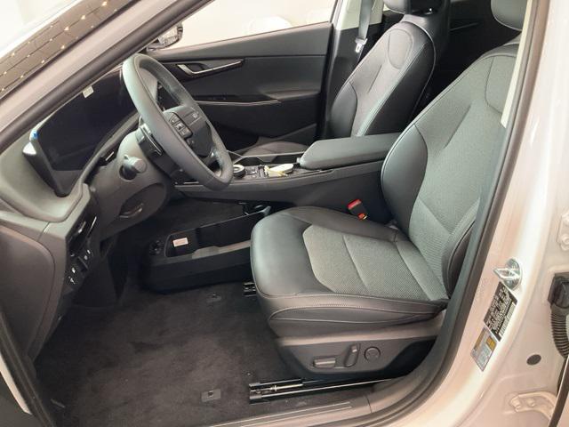 new 2025 Kia EV6 car, priced at $48,077