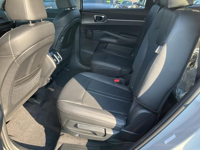 new 2025 Kia Sorento car, priced at $42,246