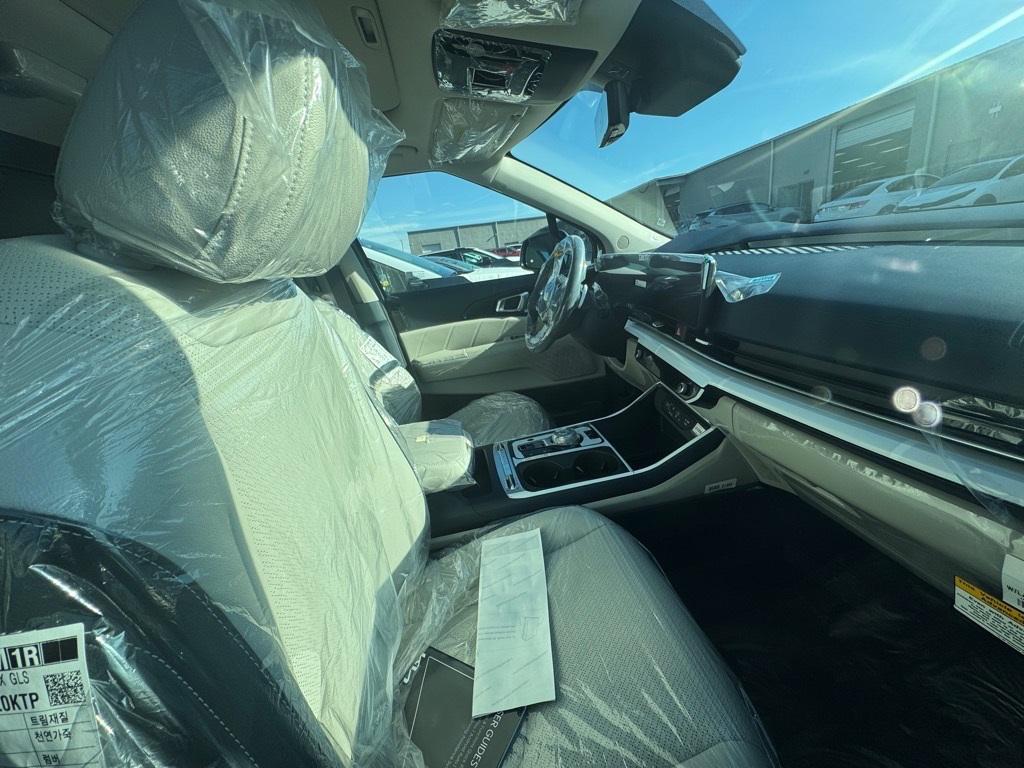 new 2026 Kia Carnival Hybrid car, priced at $57,985