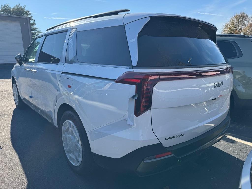 new 2026 Kia Carnival Hybrid car, priced at $57,985