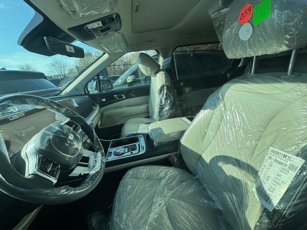 new 2026 Kia Carnival Hybrid car, priced at $57,985