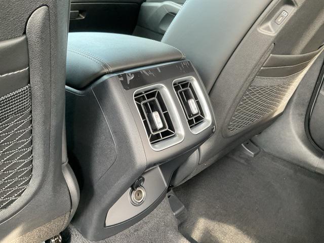 new 2025 Kia Sorento car, priced at $40,921
