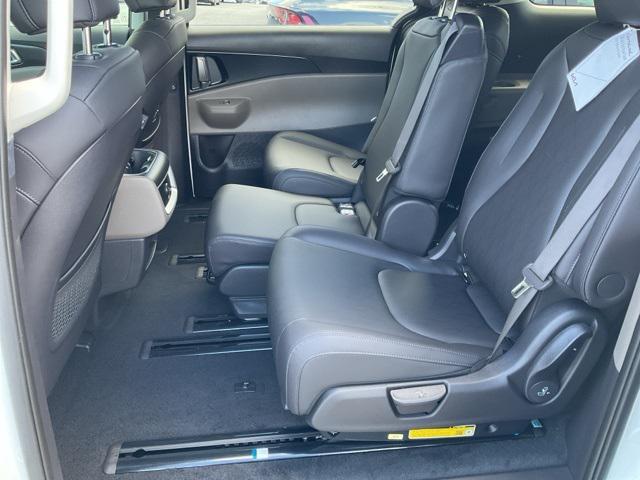 new 2025 Kia Carnival car, priced at $38,622