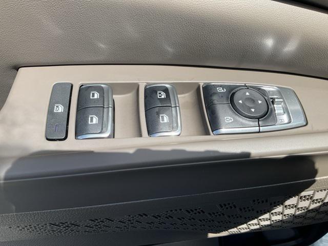 new 2025 Kia Carnival car, priced at $38,622