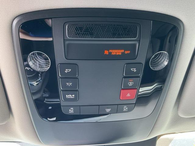 new 2025 Kia Carnival car, priced at $38,622