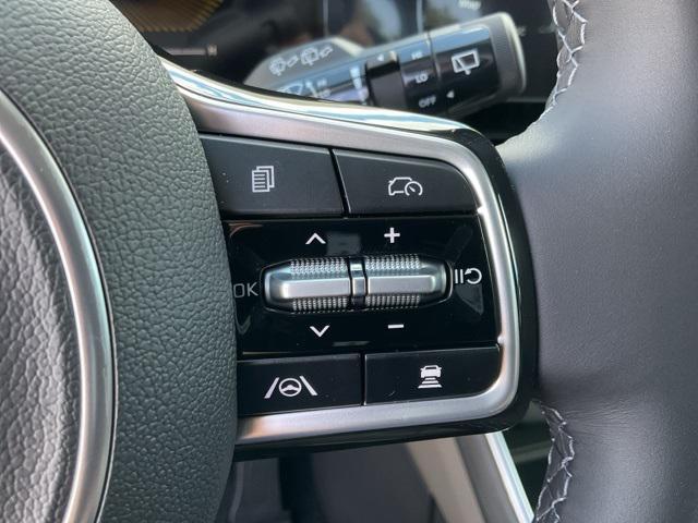 new 2025 Kia Carnival car, priced at $38,622
