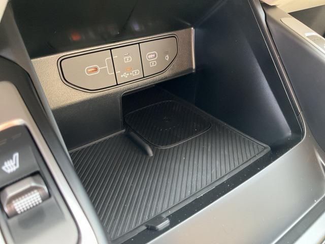 new 2025 Kia Sorento car, priced at $38,731