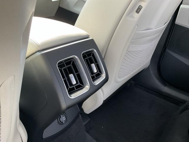 new 2025 Kia Sorento car, priced at $38,731