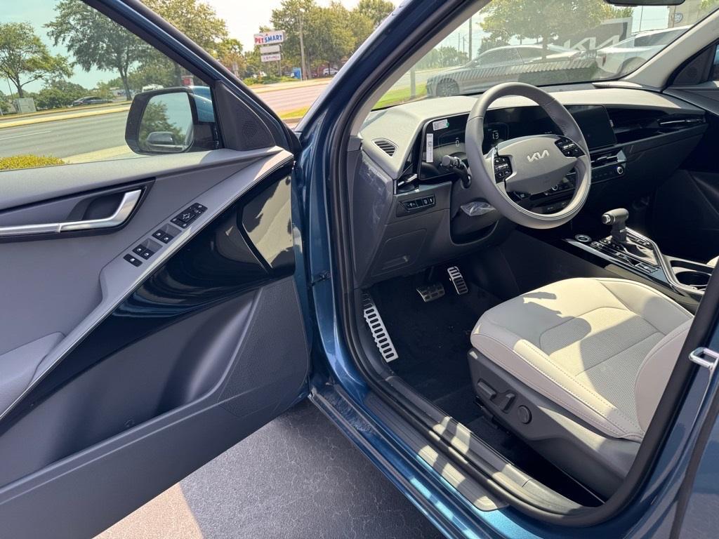 new 2025 Kia Niro car, priced at $32,470