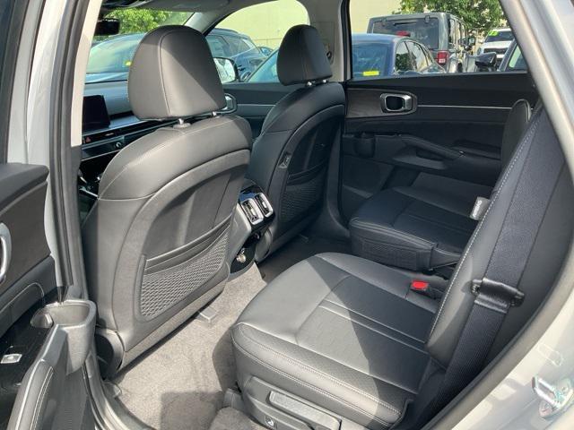 new 2025 Kia Sorento car, priced at $43,861