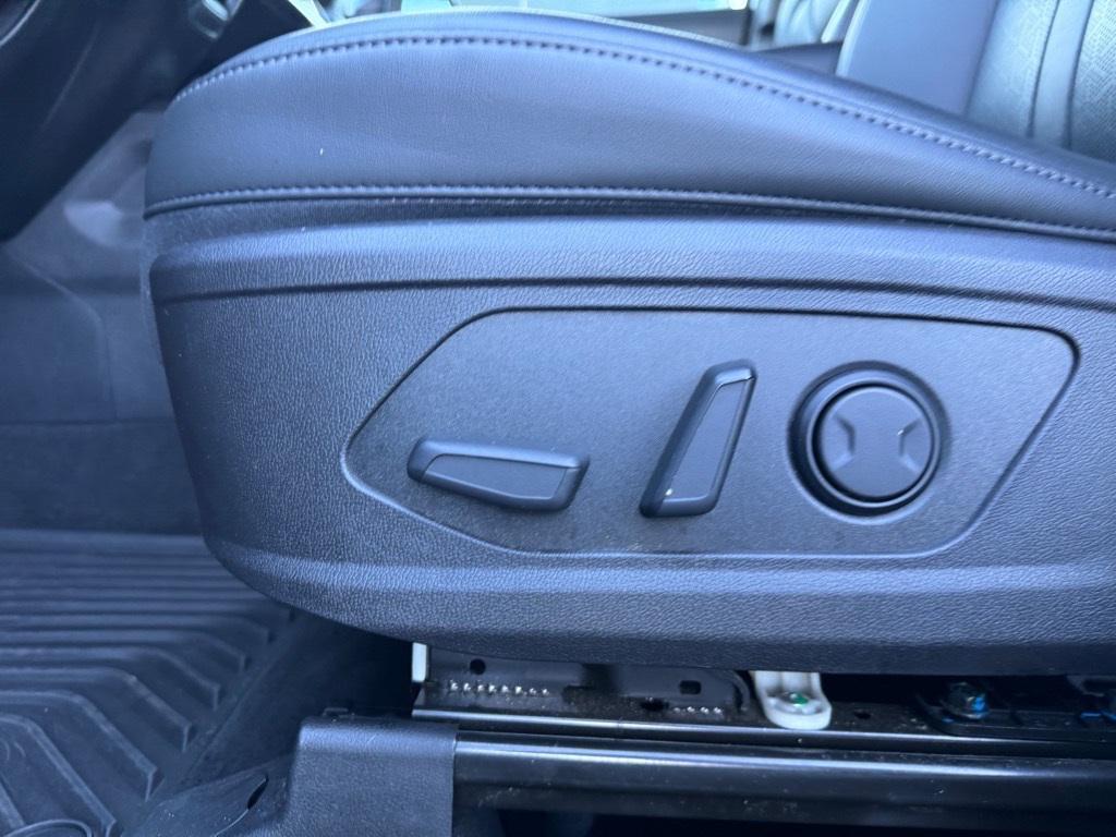 used 2023 Kia Sorento car, priced at $24,474