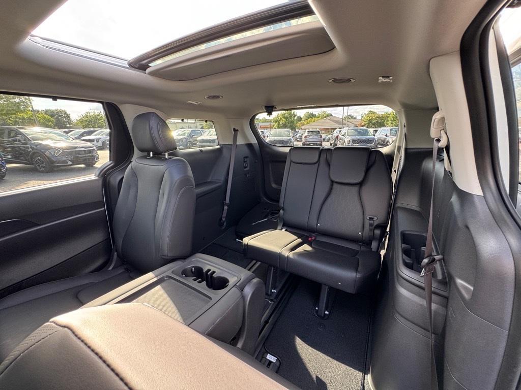 new 2026 Kia Carnival Hybrid car, priced at $48,793