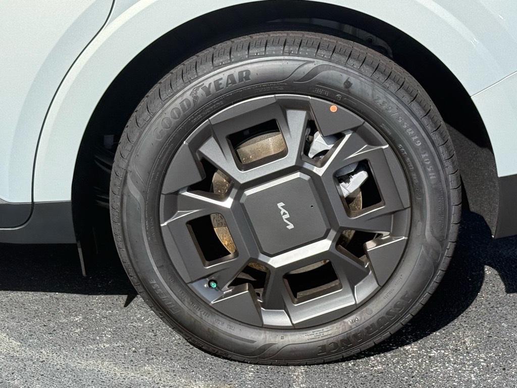 new 2026 Kia Carnival Hybrid car, priced at $50,365