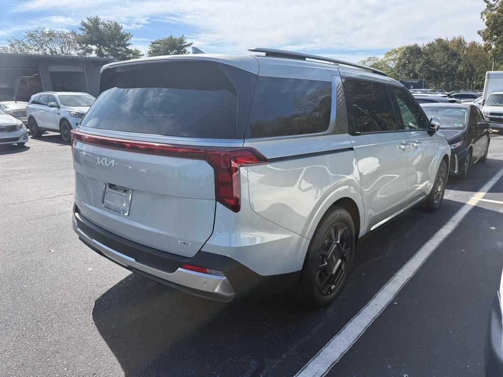 new 2026 Kia Carnival Hybrid car, priced at $50,365