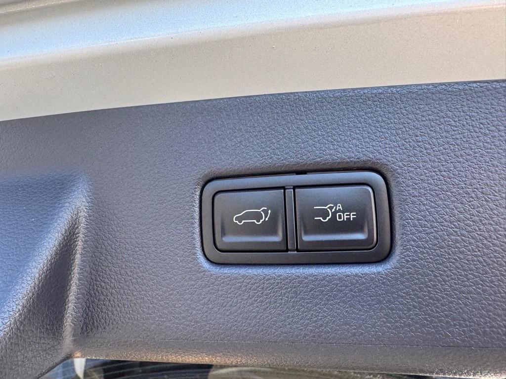 new 2026 Kia Carnival Hybrid car, priced at $47,919