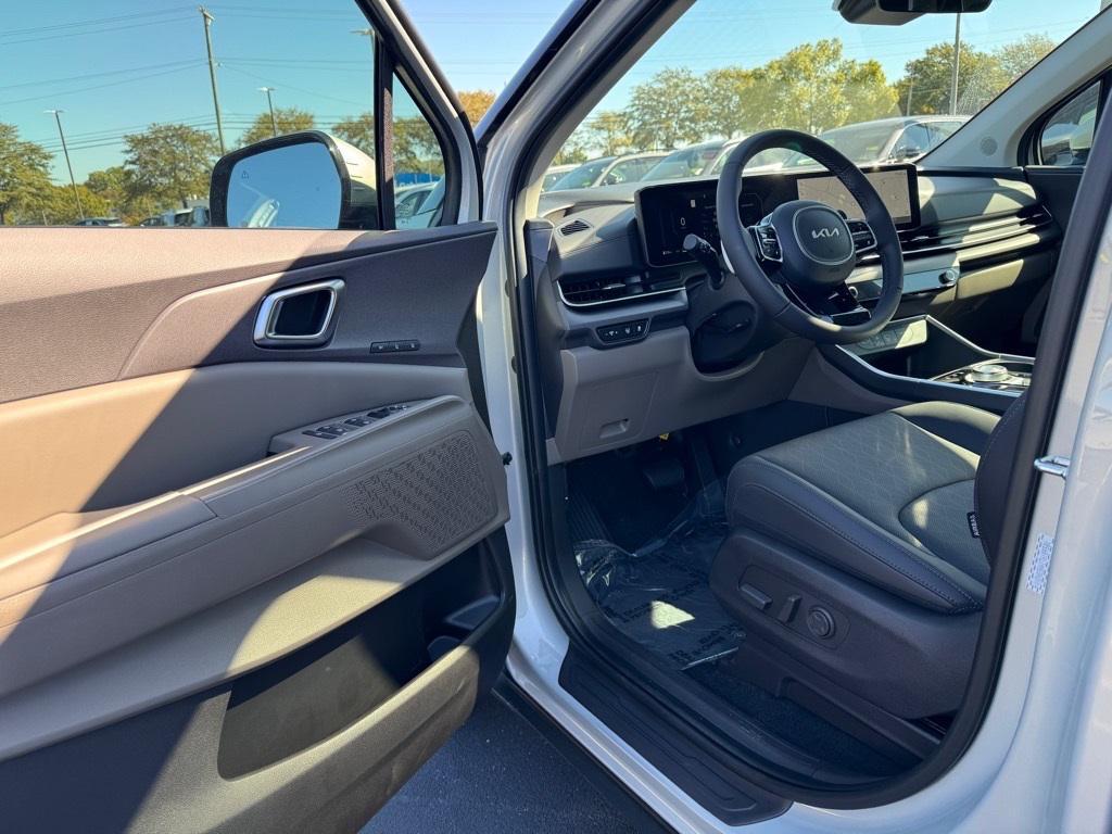 new 2026 Kia Carnival Hybrid car, priced at $47,919