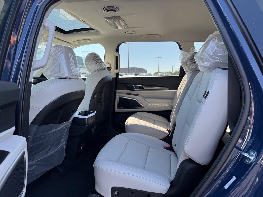 new 2025 Kia Telluride car, priced at $42,740