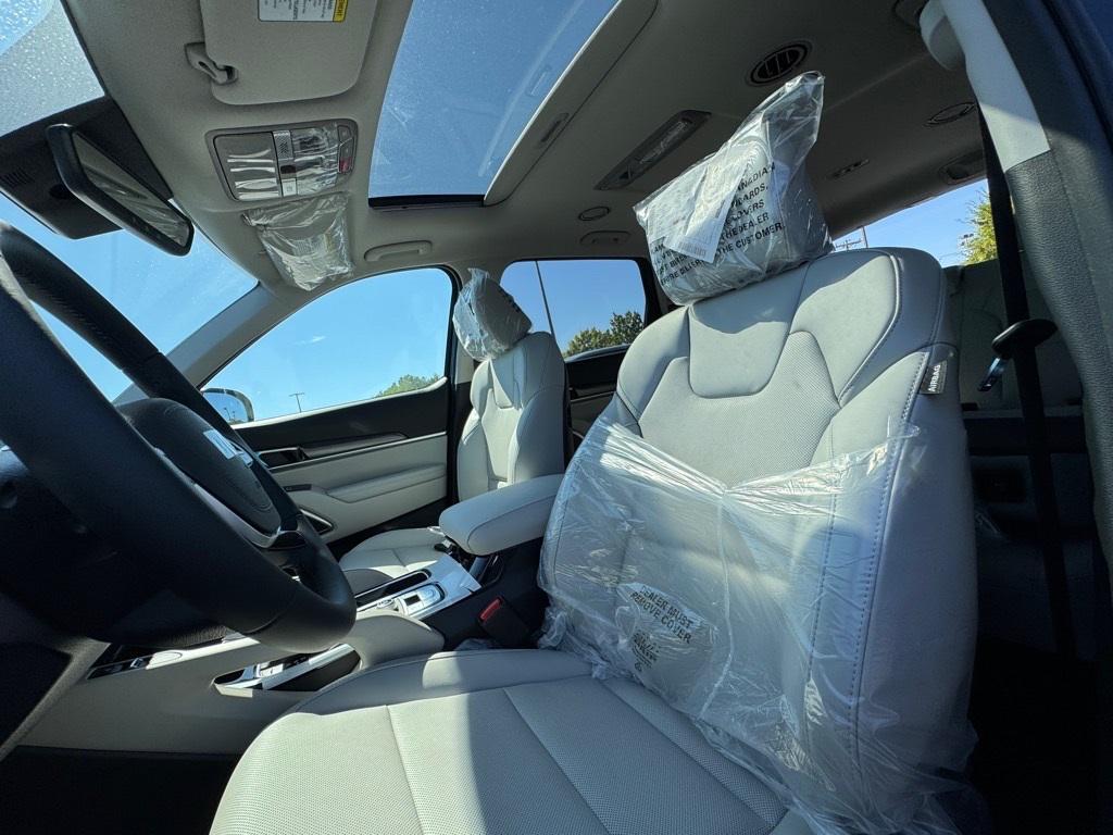 new 2025 Kia Telluride car, priced at $42,740