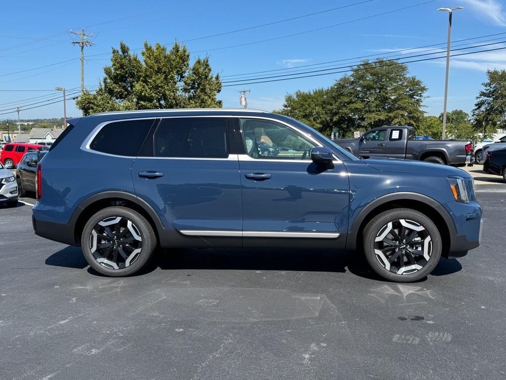 new 2025 Kia Telluride car, priced at $42,740