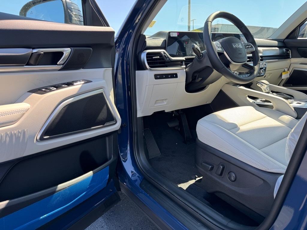 new 2025 Kia Telluride car, priced at $42,740