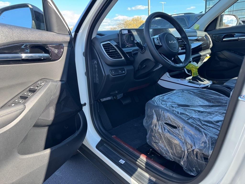new 2026 Kia Seltos car, priced at $27,805