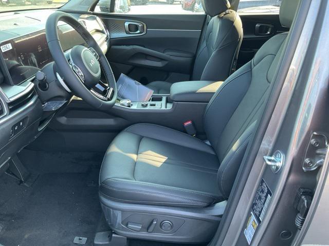 new 2025 Kia Sorento Hybrid car, priced at $42,095