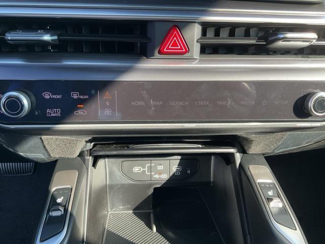 new 2025 Kia Sorento Hybrid car, priced at $42,095