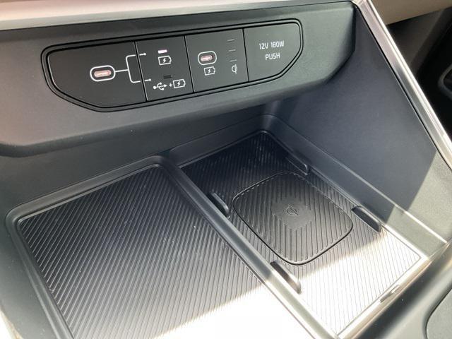 new 2026 Kia Carnival Hybrid car, priced at $43,188