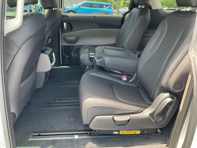 new 2026 Kia Carnival Hybrid car, priced at $43,188