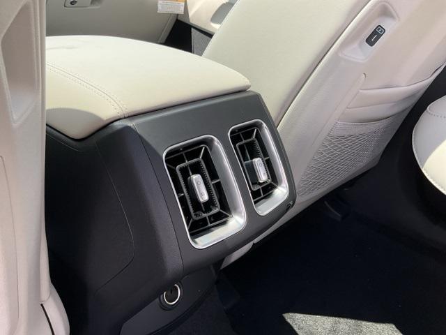 new 2025 Kia Sorento car, priced at $41,776